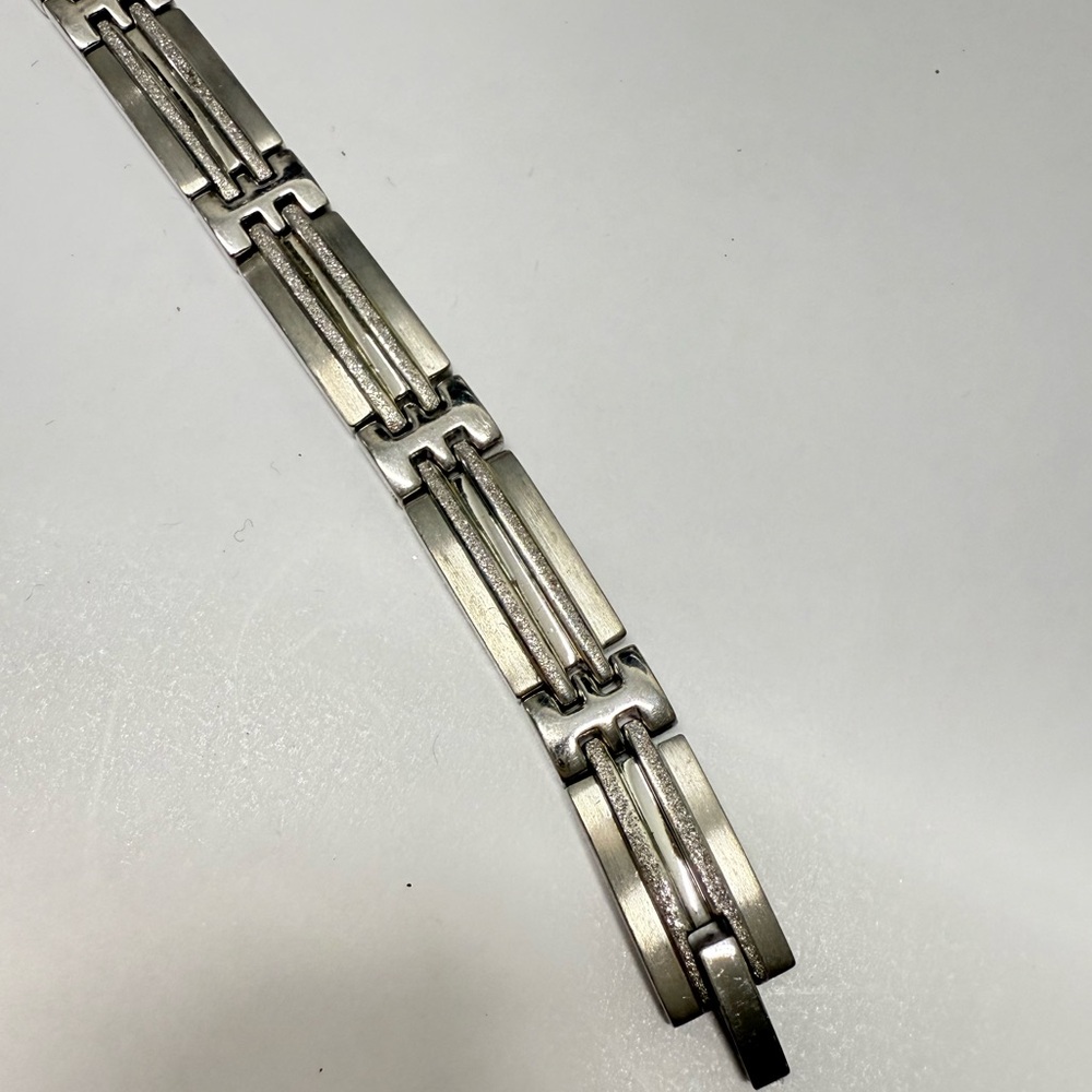New Mens stainless steel bracelet. 8 3/4” . Macy’s - Picture 2 of 4